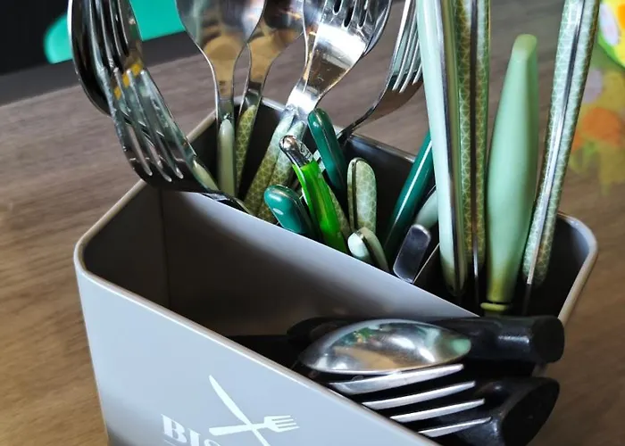 Guest house La Cadanise, Du Parc 3*